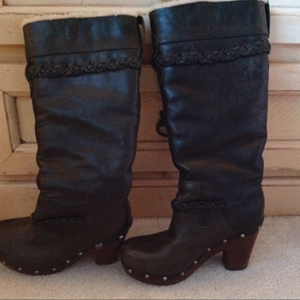Ugg Boots Size 7 Never worn